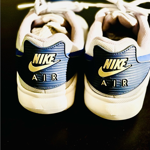 Nike Air Light Lavender and Blue Sneakers - Picture 3 of 5